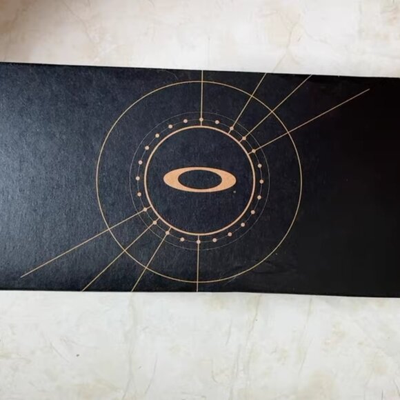 Oakley Radar EV Path Sunglasses – White Frame / Prizm Sapphire Lens - Picture 4 of 5